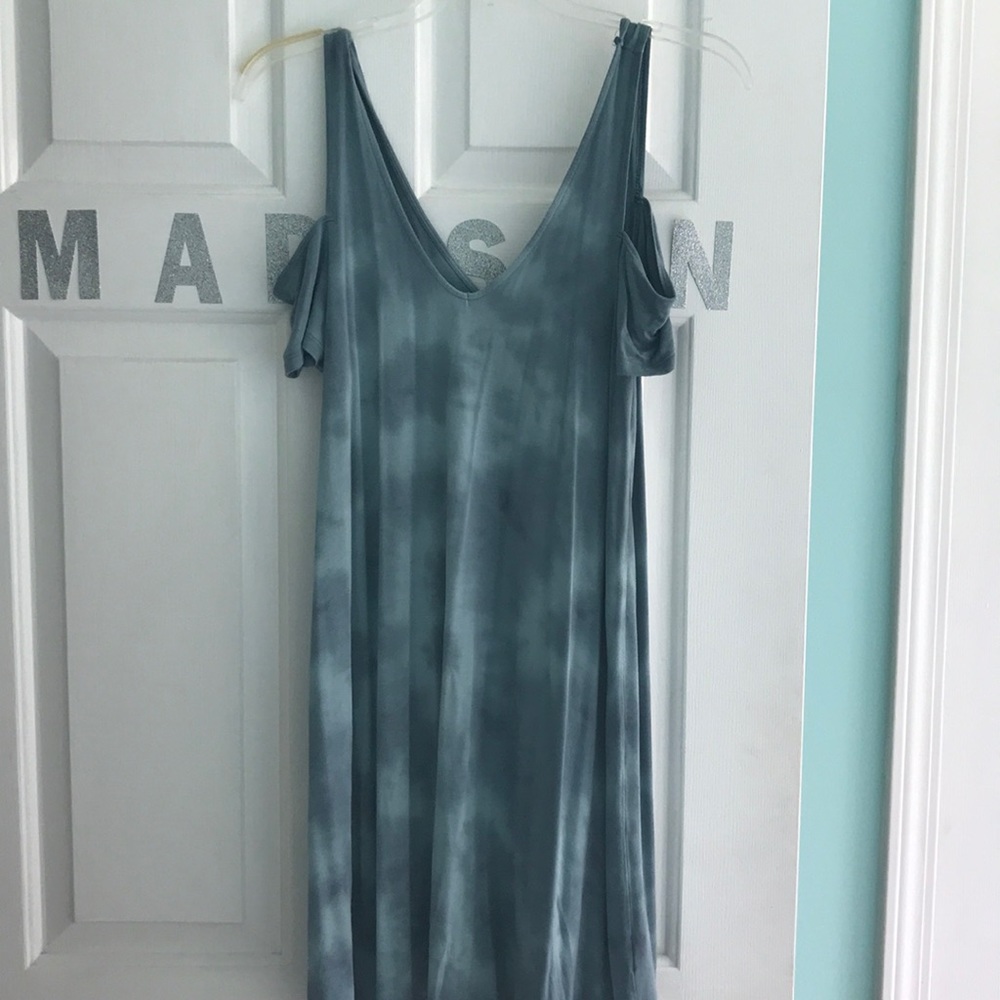 American Eagle off the shoulder dress